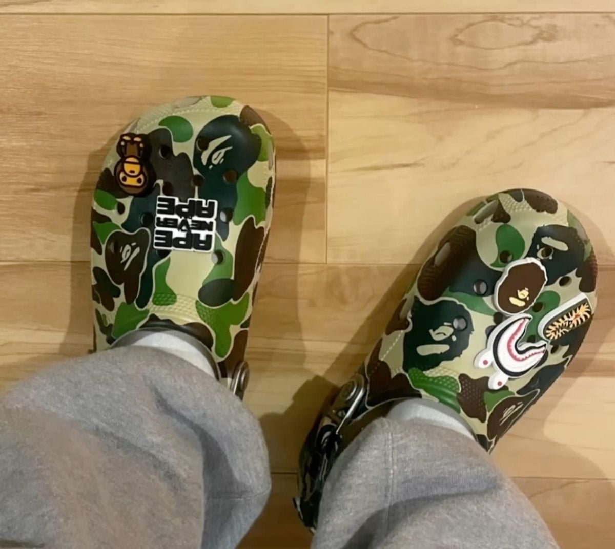 BAPE CROCS GREEN